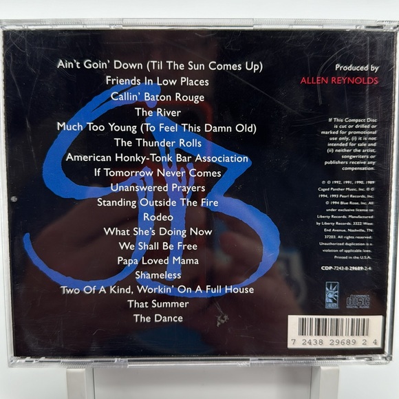 Garth Brooks - The Hits on CD. 1994 - Picture 3 of 4